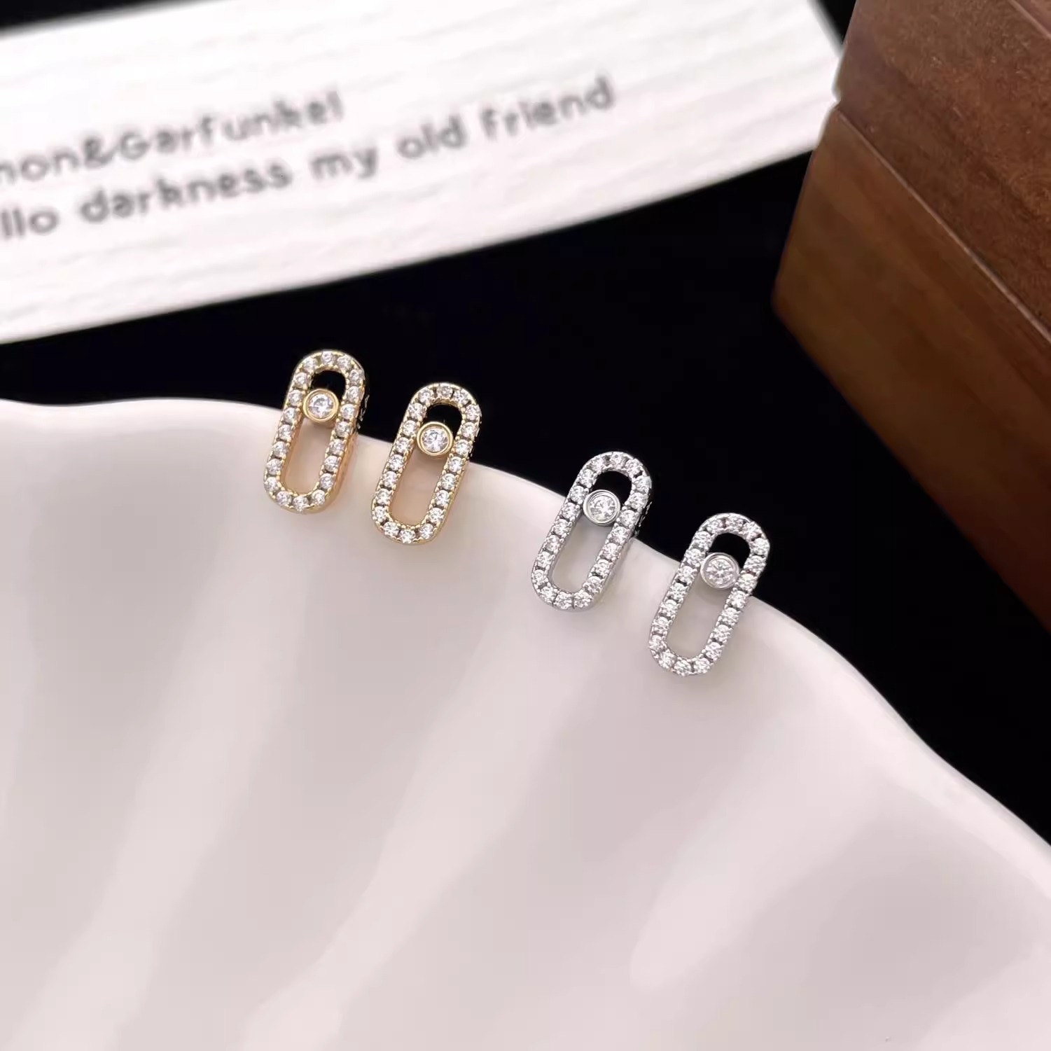 Squisito orecchino a perno da donna con piccola sfera e moissanite, oro bianco 18 carati, moda di lusso leggera, argento puro, non sbiadisce,_voghion.com