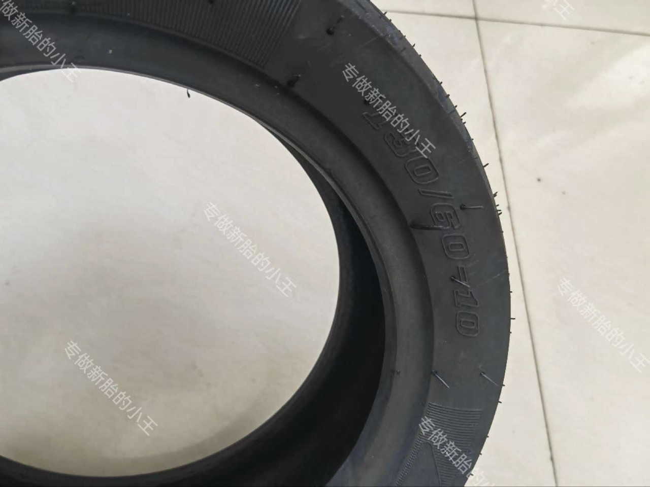 Brand new, unopened 130/60-10 steel wire semi-slick anti-slip wear-resistant thickened eight-layer electric vehicle vacuum tire