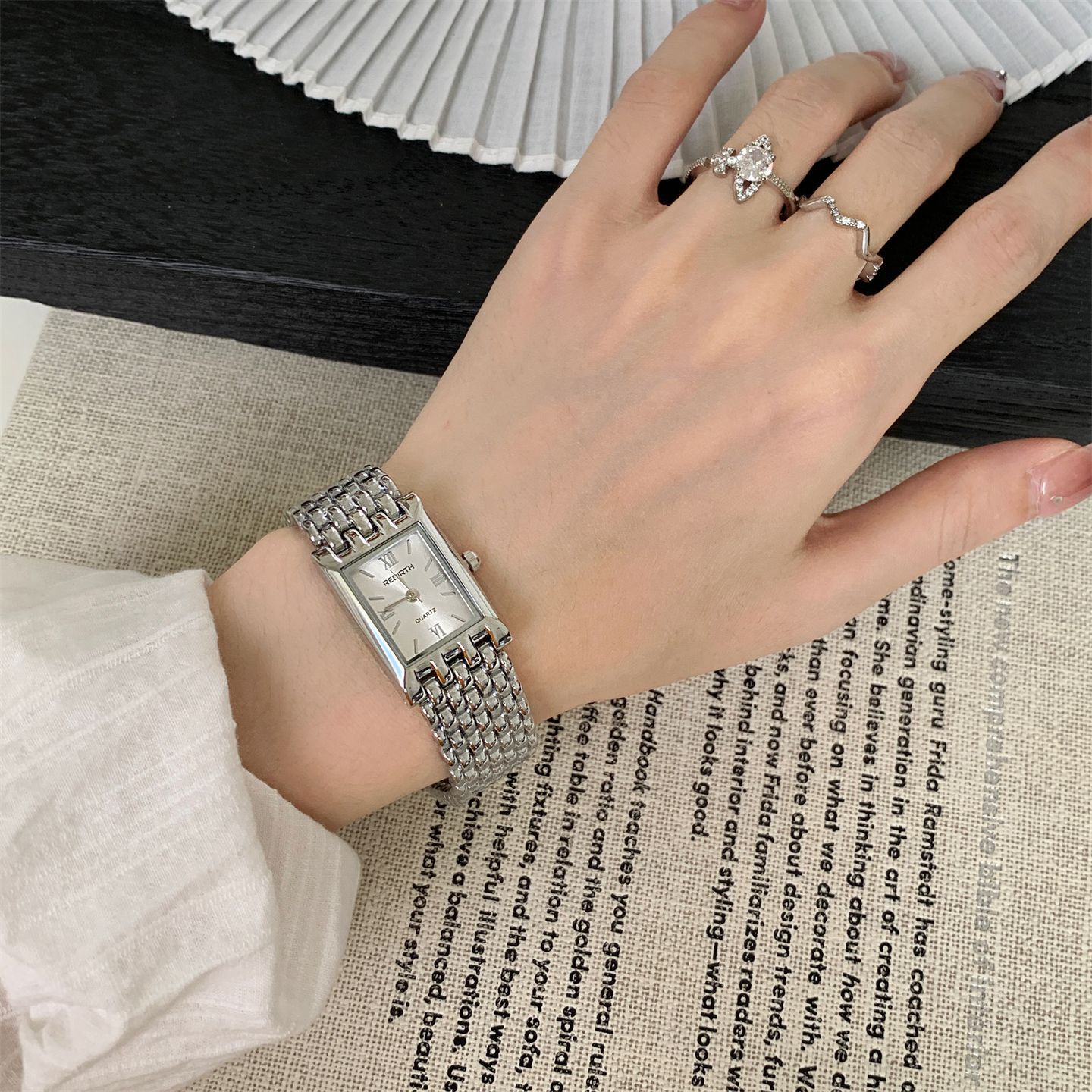 Women’s Rectangular Gold Quartz Watch With Stainless Steel Strap_voghion.com