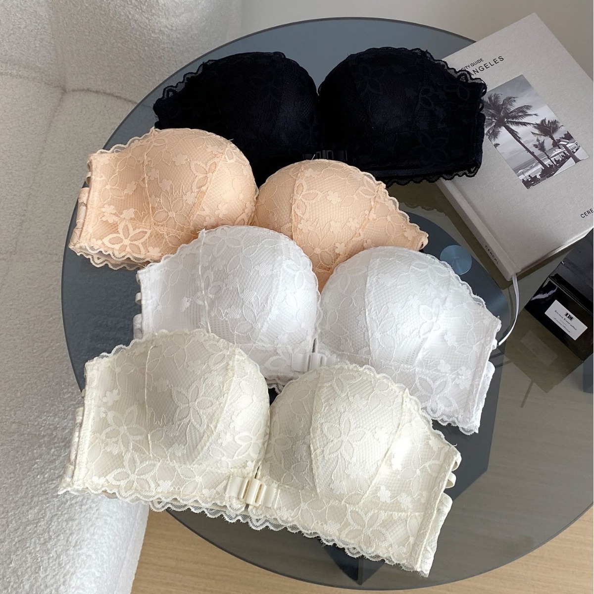 섹시한 레이스 프론트 버클 스트랩리스 백 속옷 여성의 작은 가슴 큰 두꺼운 푸시 업 보이지 않는 크로스 브라