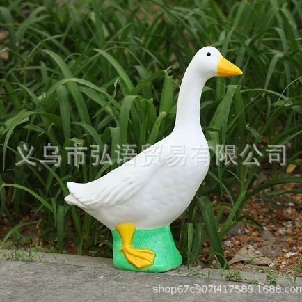 Nuevo estilo creativo al aire libre animal pato adorno resina artesanía rocalla piscina paisajismo patio decoración de jardín