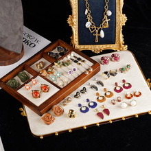 ����С�ڻ��䰮�Ķ����й�vintage���Ŷ���ʱ�и߼��ж�������Ů