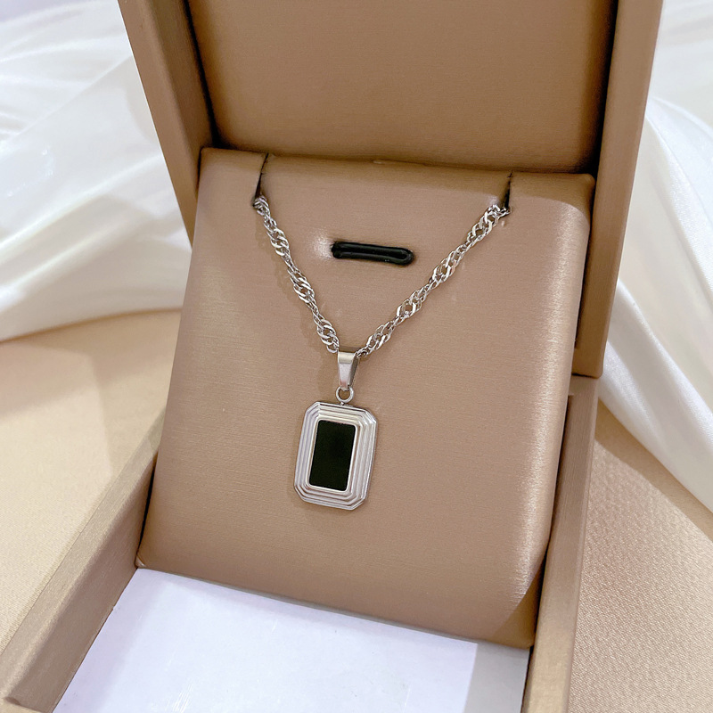 Titanium Steel Lady Plating Rectangle Pendant Necklace display picture 3