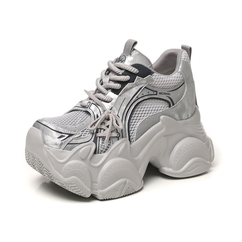 Giày sneaker nữ đế dày tăng chiều cao lưới thoáng khí phong cách giày bố — màu trắng