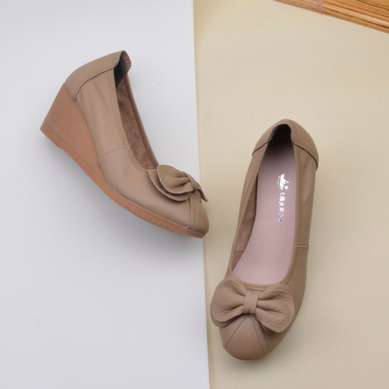 2026 primavera y otoño nuevos zapatos de suela plana zapatos de suela suave zapatos de madres zapatos de cabeza redonda de mediana edad zapatos de cuero de soja