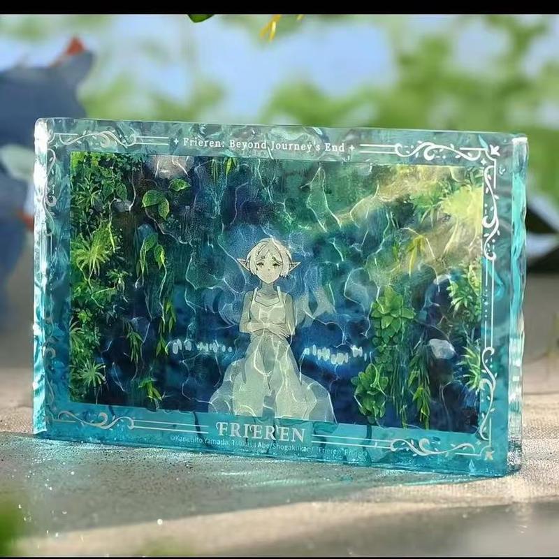 日谷が葬った芙莉蓮の周辺の自作の美しい湖のほとりの水の波紋のアクリルれんがの創意の置物は友達に送ります。|undefined