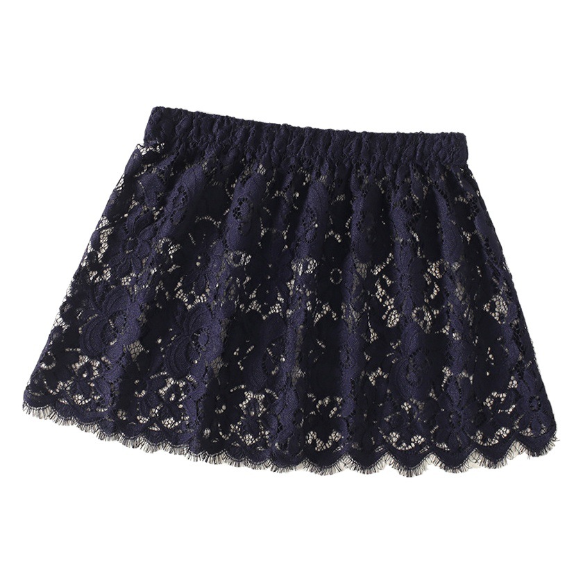 春と秋の衛衣は重ねて着ています。女性は底のレースの半身のスカートのシャツとセーターの偽の裾を着て股のカーテンを隠します。