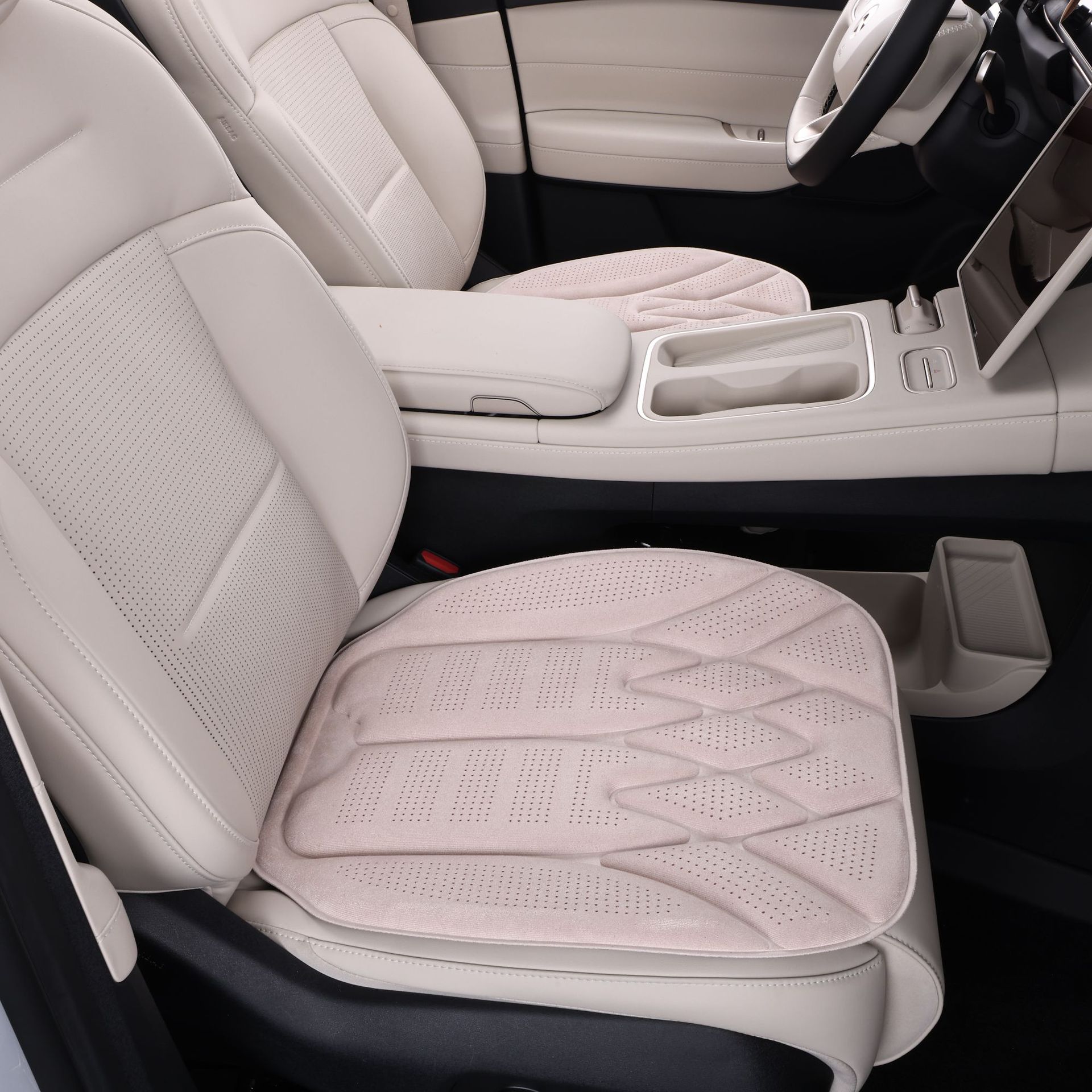 Latex cotton car seat cushion, heat-pressed integrated perforated car seat cushion, universal for all seasons, suede three-piece seat cushion set