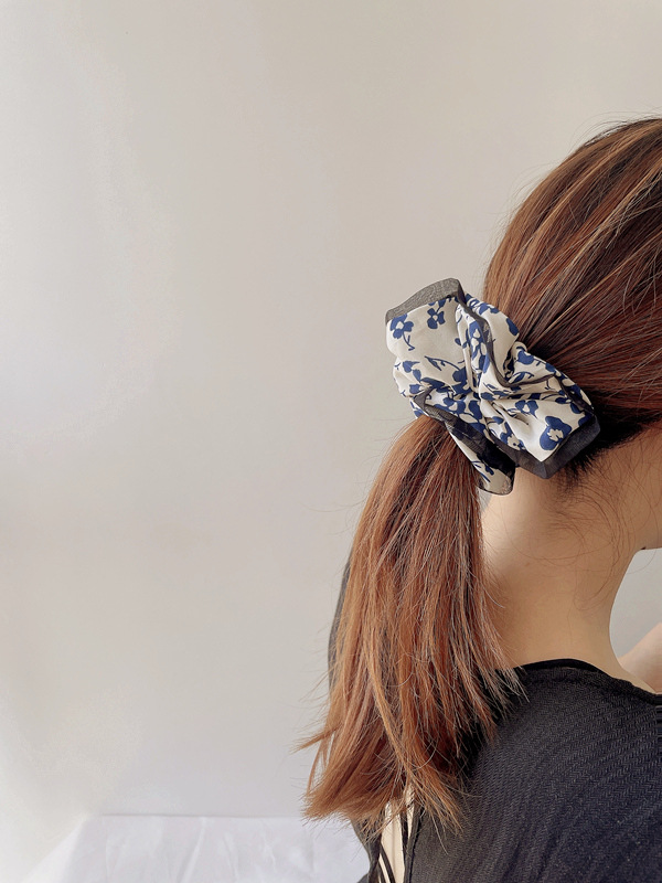 Al Por Mayor Joyas Retro Scrunchies Florales Para El Cabello Nihaojewelry display picture 1