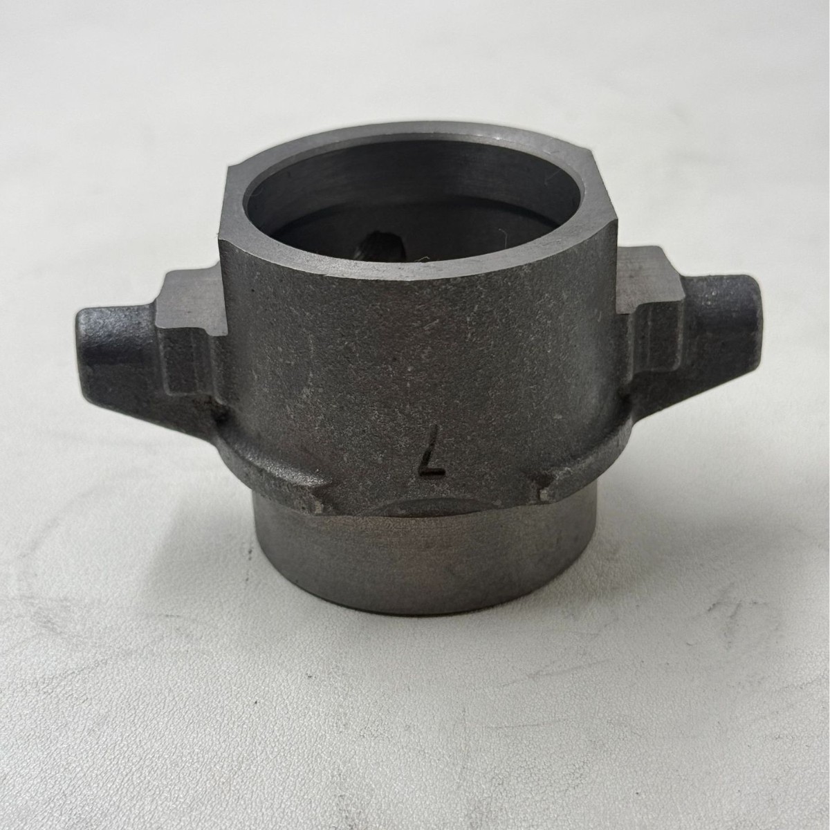 Separation bearings are suitable for agricultural machinery and are available in stock. Clutch bearing model 1-31321052-2 is used for automobile clutches