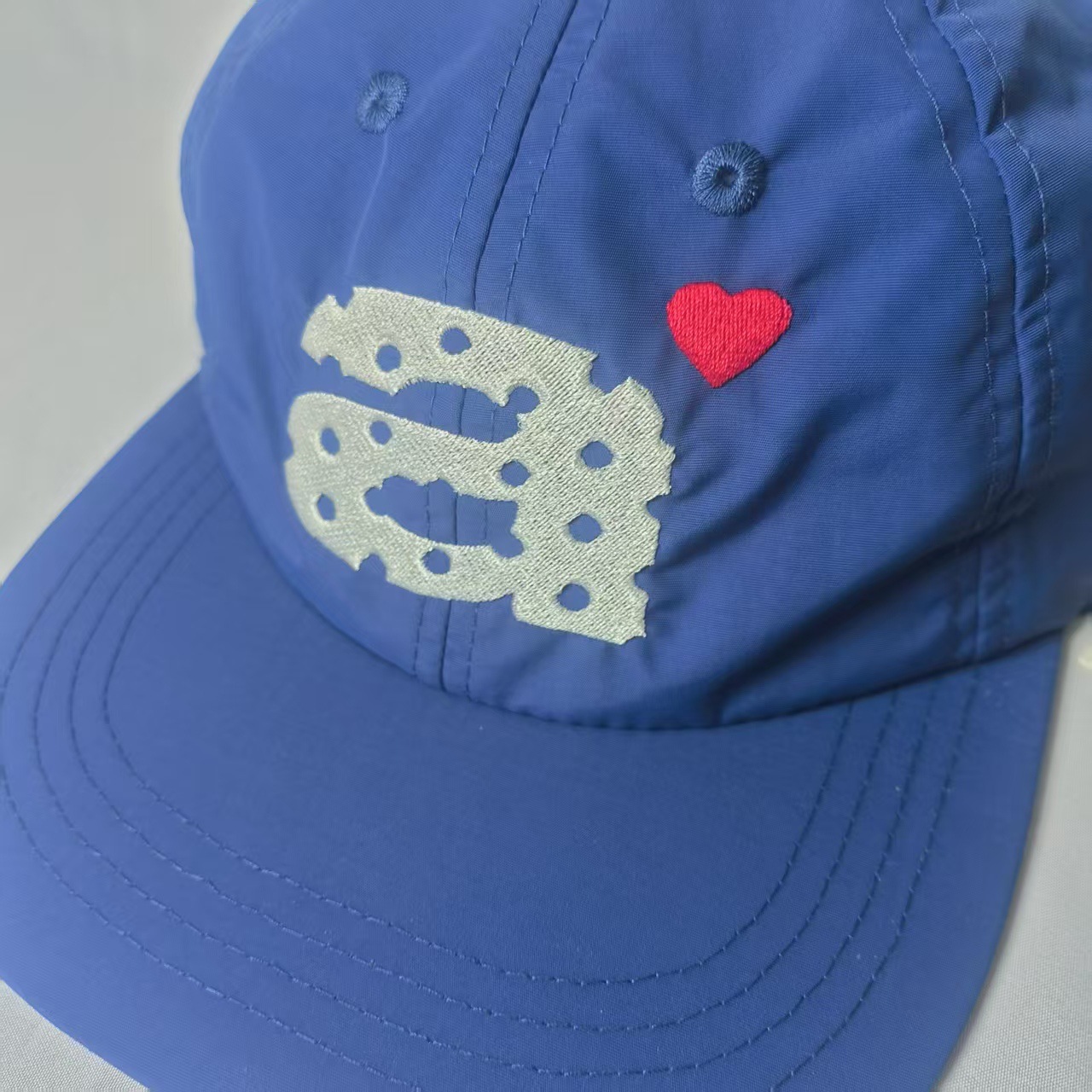 High-End-Damenmode Baseballmütze für Herren mit flacher Krempe, bestickte Entenschnabelkappe, mehrfarbig, Sommer, neues Produkt, groß, cool_voghion.com