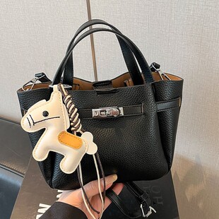 �羳С����ɫ�OӋ������ˮͰ���߼��¿���������������ĸб���