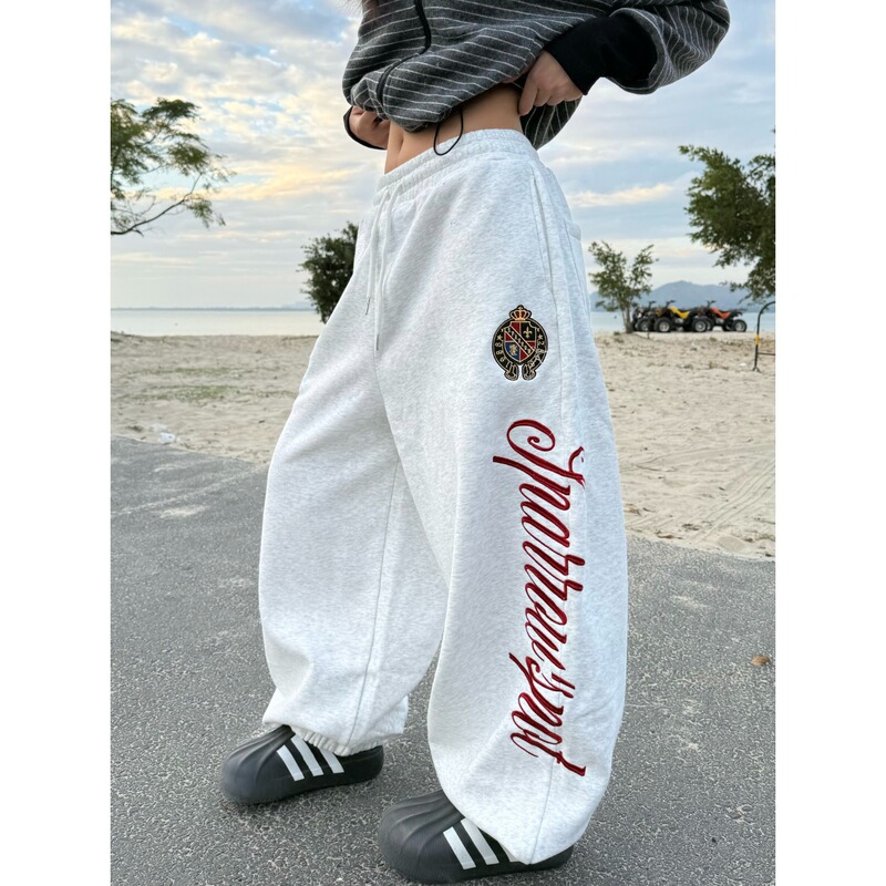 American Street Hip-Hop Badge Letter Embroidery Sweatpants for Men and Women, Loose Casual Design, Sporty Style, Versatile Sweatpants