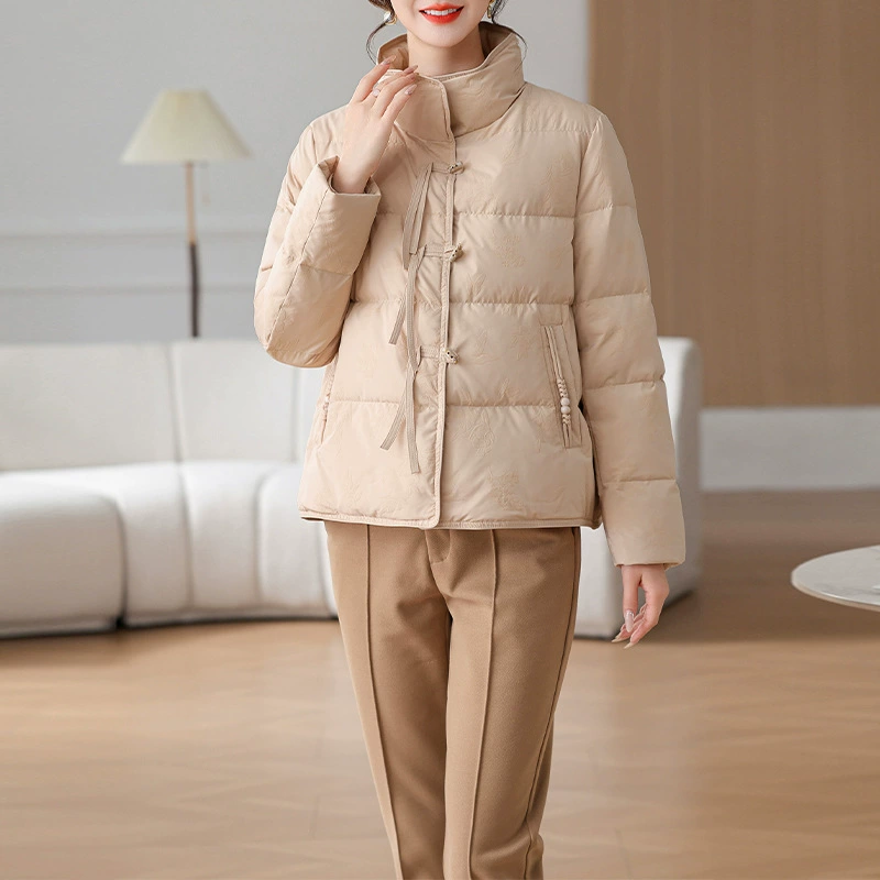 Половина воротничка мама пуховик короткий средний возраст женщина белая утка теплая куртка осенний и зимний национальный стиль одежды матери