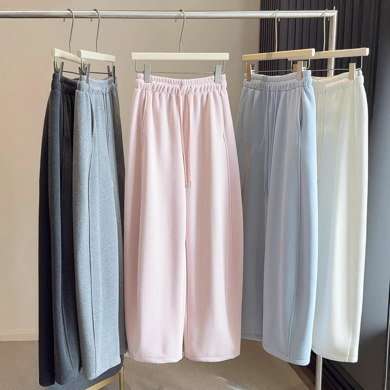 Thickened Fleece Warm Sports Sweatpants for Women, New Autumn and Winter High-Waisted Drapey Wide-Leg Fleece-Lined Mochi Pants Thickened Fleece Warm Sports Sweatpants for Women, New Autumn and Winter High-Waisted Drapey Wide-Leg Fleece-Lined Mochi Pants