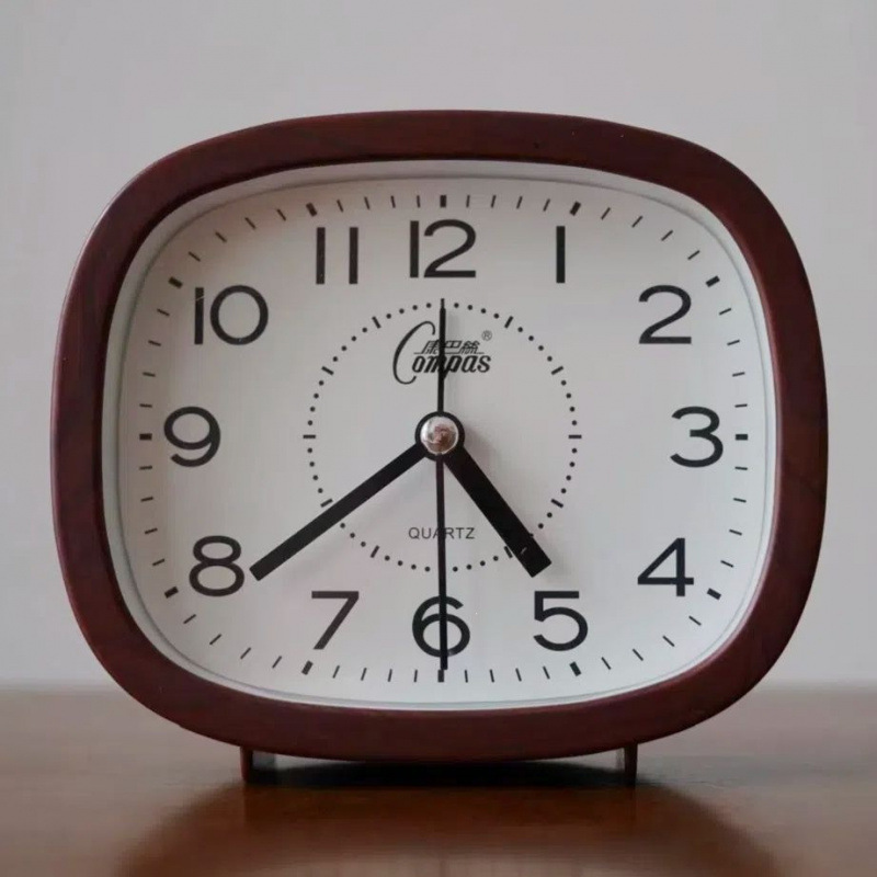 Silent alarm clock for students and elderly, large digit alarm clock for children, simple desktop bedroom bedside clock Silent alarm clock for students and elderly, large digit alarm clock for children, simple desktop bedroom bedside clock