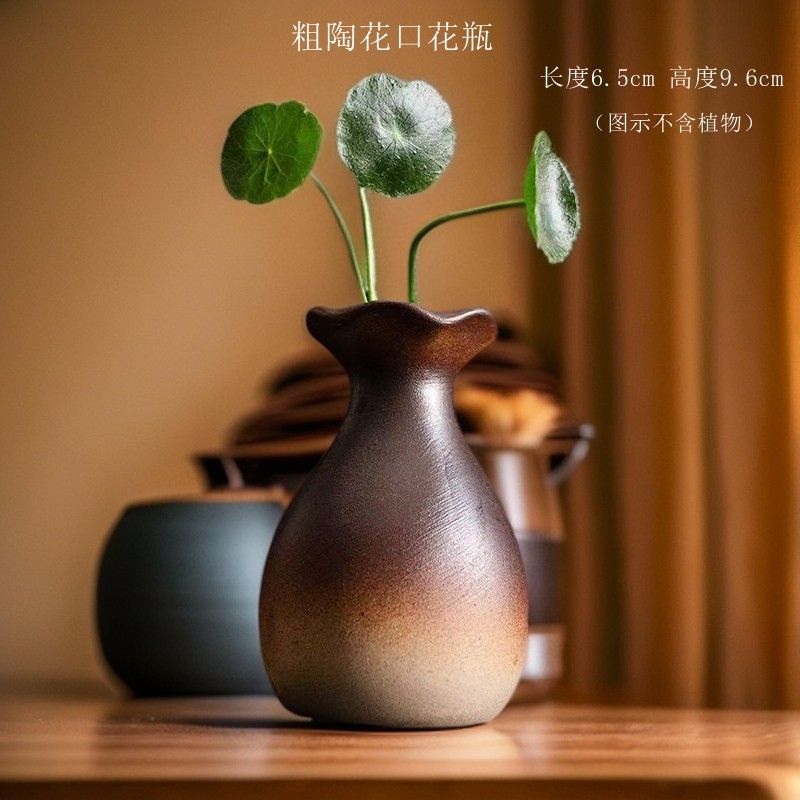 창의적인 장작으로 태운 석기 꽃 입 작은 꽃병