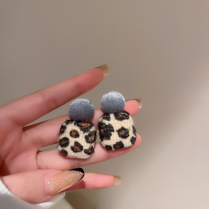 925 silver needle geometric square leopard print plush earrings earrings Korean retro niche autumn and winter personality earringspicture4