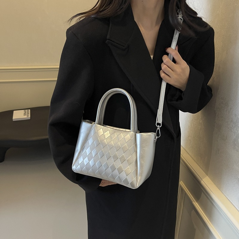 Diseño de moda, bolso de mano universal, bolso de mano para mujeres 2024, nuevo bolso de transporte de viaje, bolso de cubo de agua, bolso de cuadrícula de diamond.