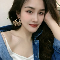 港风马毛豹纹夸张大耳环女秋冬新款电镀18K金几何形潮流网红耳饰