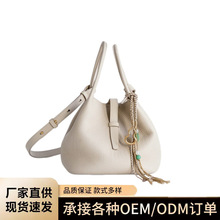 ������ͬ����»�푲˻@�Ӱ���Ů�¿���ƤˮͰ�¿�б�������Ů