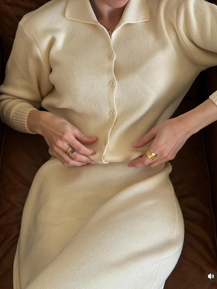 Bộ đầm len dệt kim áo khoác cardigan cổ bẻ cài nút và chân váy dài phong cách Âu Mỹ — Màu be