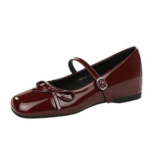 836-17 French style high-end lacquered leather one-piece buckle with raised middle heel and side bow, square toe single 