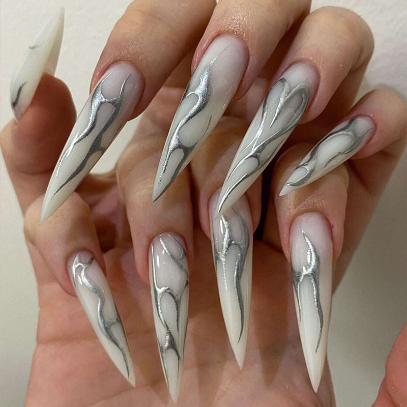 European and American style 24pcs long pointed Y2K silver flame press-on nails, personalized hot girl style minimalist metallic nail tips