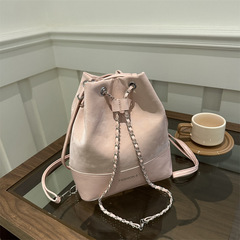 水桶包包女2024新款小眾設計鏈條雙肩包女高級感時尚斜挎白色背包