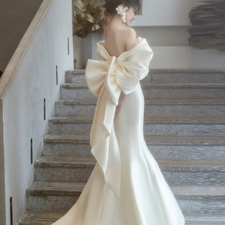 Satin One-Shoulder Light Wedding Dress New Bridal Style Super Fairy Fishtail Outing Gauze Welcome Dress