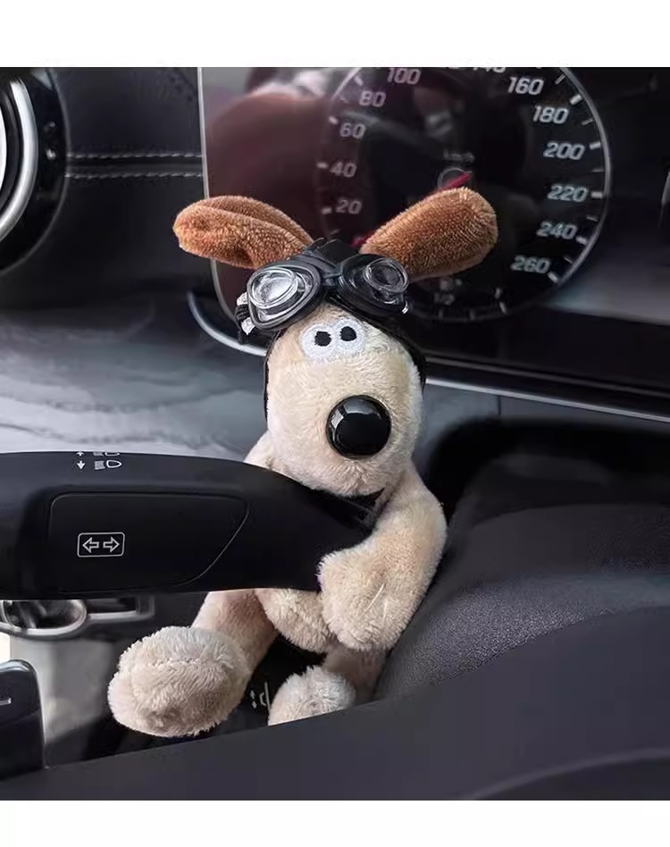Car Dashboard Decoration Doll, Internet Celebrity Car Interior Wiper Mirror Cute Pilot Dog Car Ornament