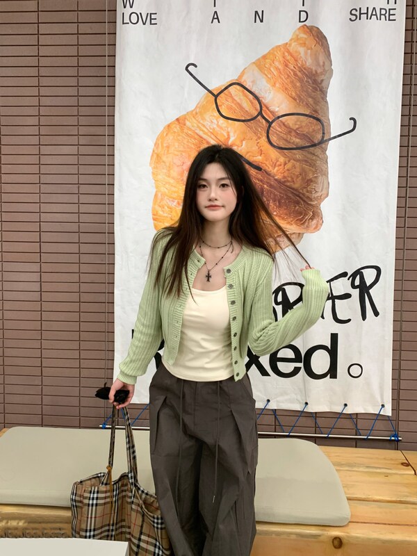 短款针织开衫女秋冬季穿搭2025新款绿色上衣长袖韩系chic毛衣外套|undefined