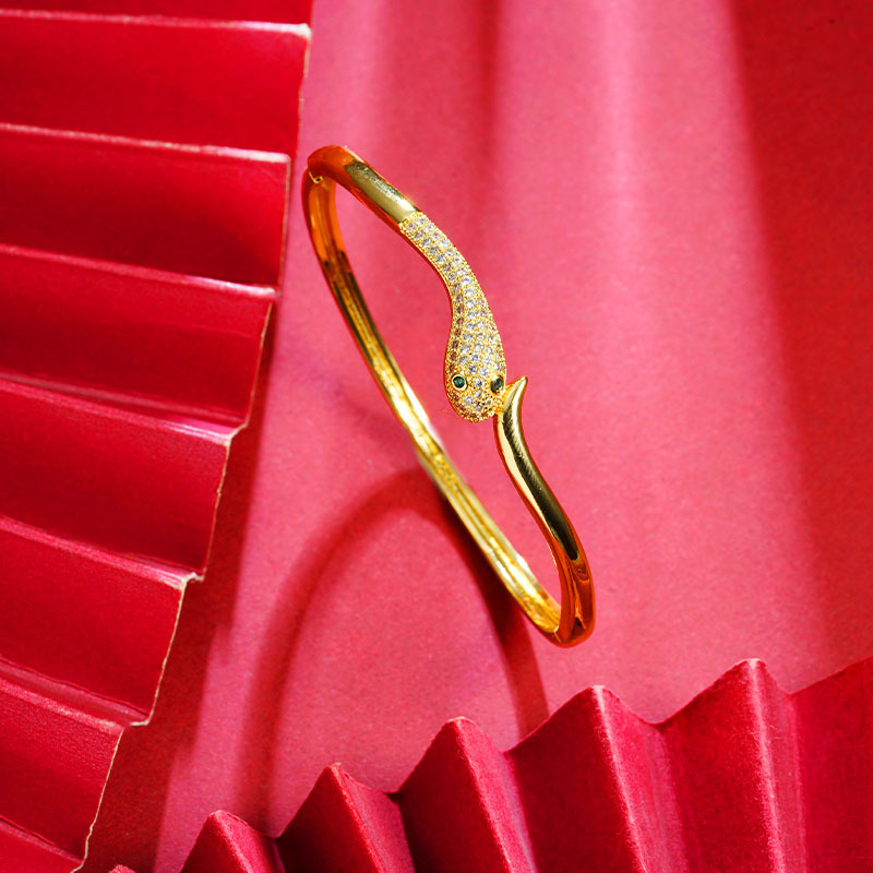 Brazalete de oro de arena vietnamita transfronterizo, estilo de lujo ligero, brazalete de serpiente con incrustaciones de diamantes, diseño de temperamento, joyería que no se desvanece durante mucho tiempo