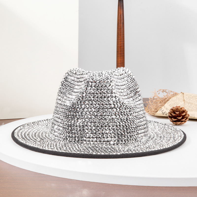 2025 Linglang otoño y invierno nuevo sombrero de escenario moda gorro de jazz de diamante británico retró gorro de diamante rojo