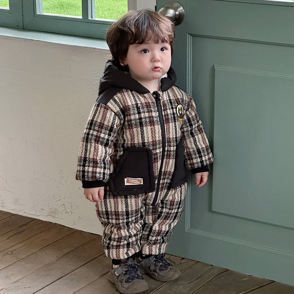 2024 nuevo estilo de invierno engrosado, cálido, cómodo, suave, bebé, estilo occidental, bebé, oso a cuadros para hombres