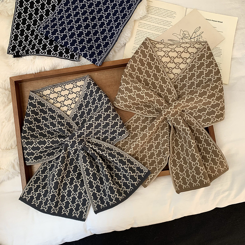 Cuello de invierno caliente nuevo alto estilo de protección de cuello versátil toallas cruzadas letras de marea bufandas de lujo ligeras bufandas de decoración caliente