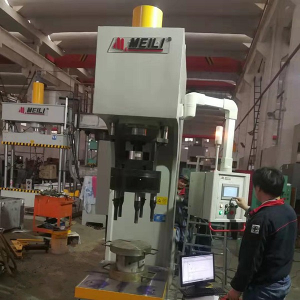 供应美力螺栓压入液压机2000吨压头旋转压装液压机械设备出口专用