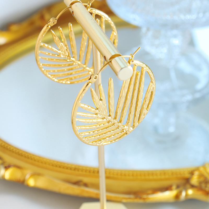 Nuevo simple titanio acero pendientes hoja de bambú estilo nacional todo-fósforo pendientes de moda diseño personalizado red rojo mismo estilo joyería para mujeres