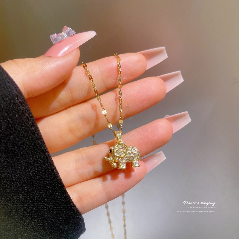 Overseas Cross-Border Wholesale New Micro-Embedded Auspicious Elephant Titanium Steel Necklace for Women, Non-Fading, Simple and Fashionable Pendant Necklace