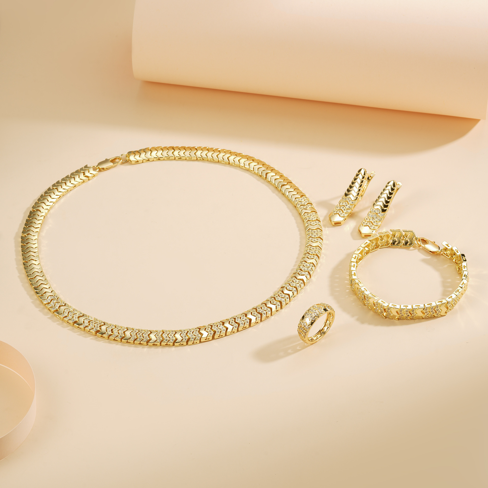 Joyería de textura europea y americana de alta calidad conjunto de collar de clavícula pulida collar de pulsera simple aretes anillo conjunto de cuatro piezas