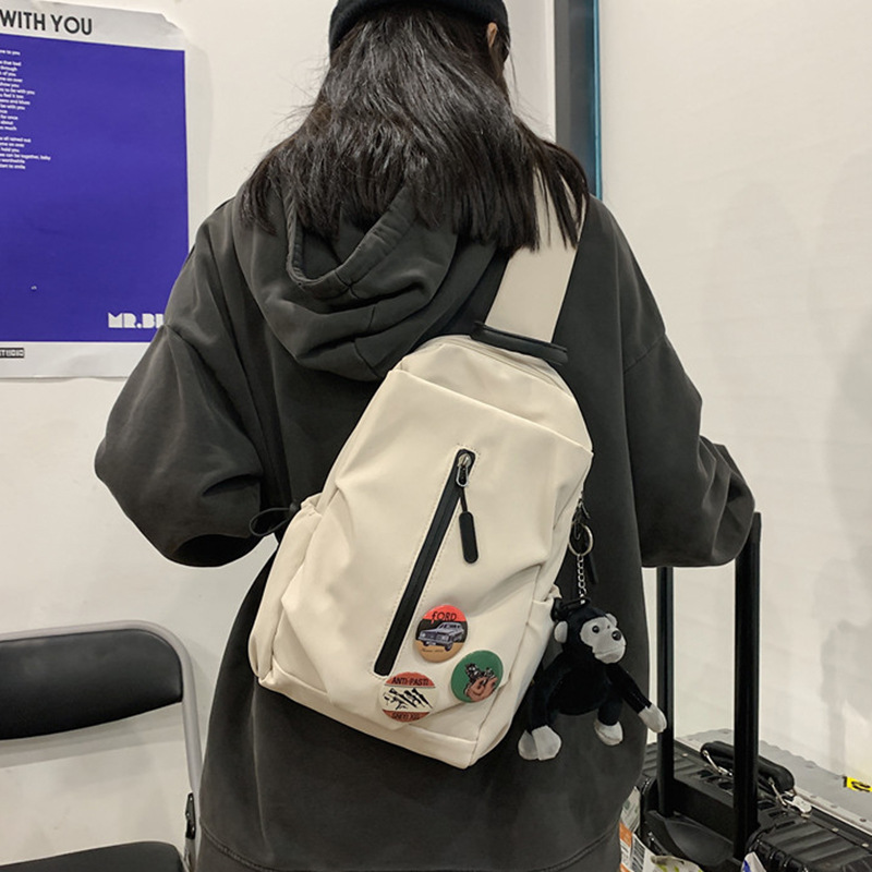 大容量斜挎包包女帆布包秋冬新款胸包背包单肩包ipad包平板收纳包