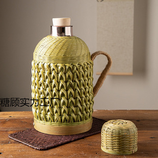Handmade Bamboo Hot Water Bottle, Old-Fashioned Flower Weaving, Traditional Hot Water Bottle, Retro Boiling Water Bottle, Tea Room Glass Liner Thermos Bottle