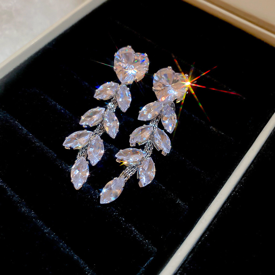 Medieval vintage diamantes goteo pendientes collar ligero lujo nicho cerradura estilo palacio conjunto de joyas exquisitas