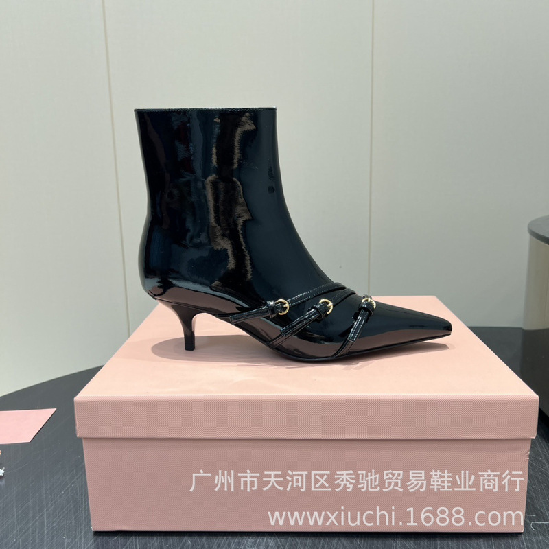 2025新品缪家尖头扣带短筒靴高跟细跟短靴时装短靴高端真皮女靴|undefined