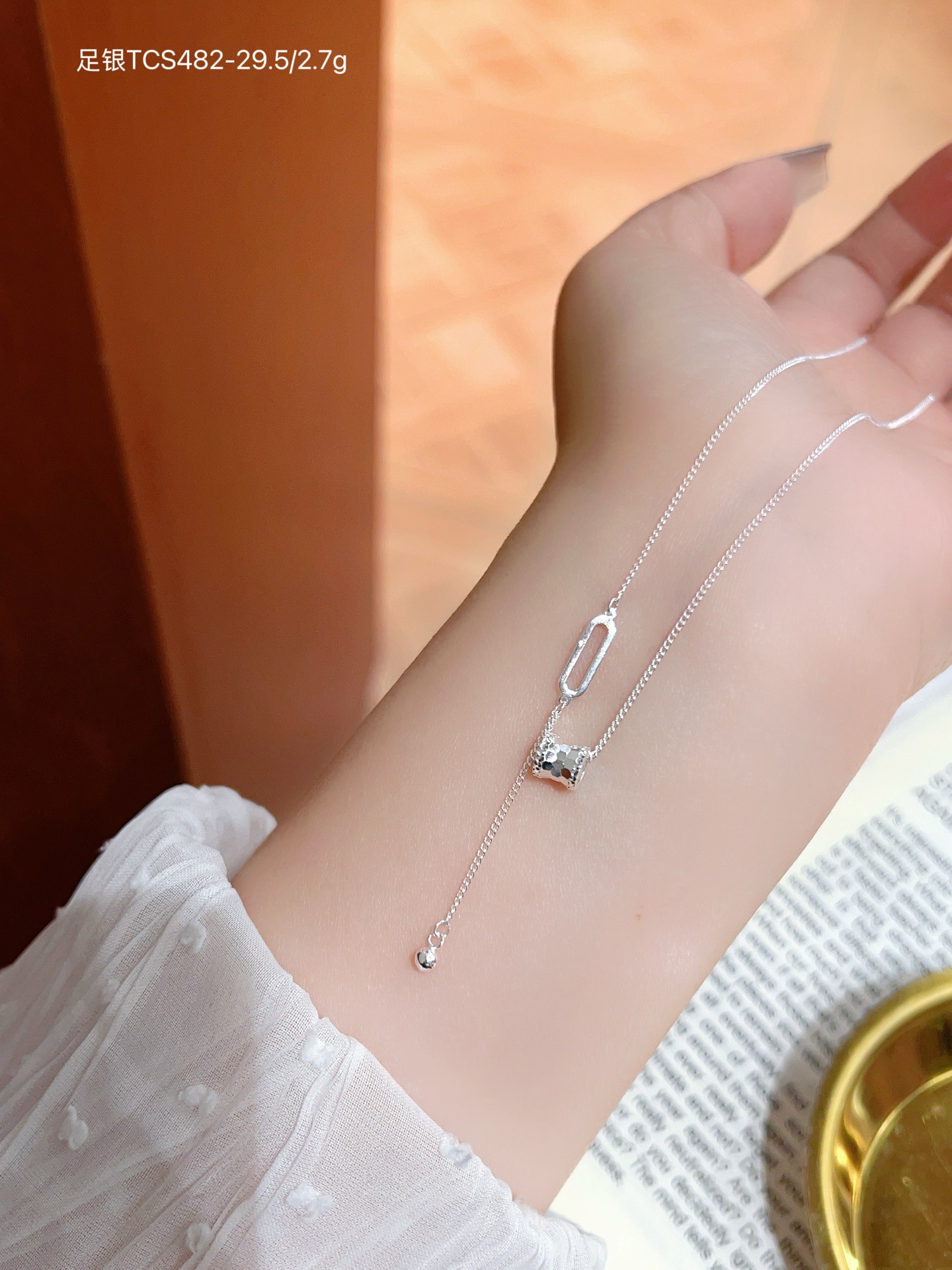 S999 plata esterlina mariposa flange collar de cuatro hojas diseño de nicho femenino de alta calidad lujo ligero cadena de clavícula para regalar a su novia