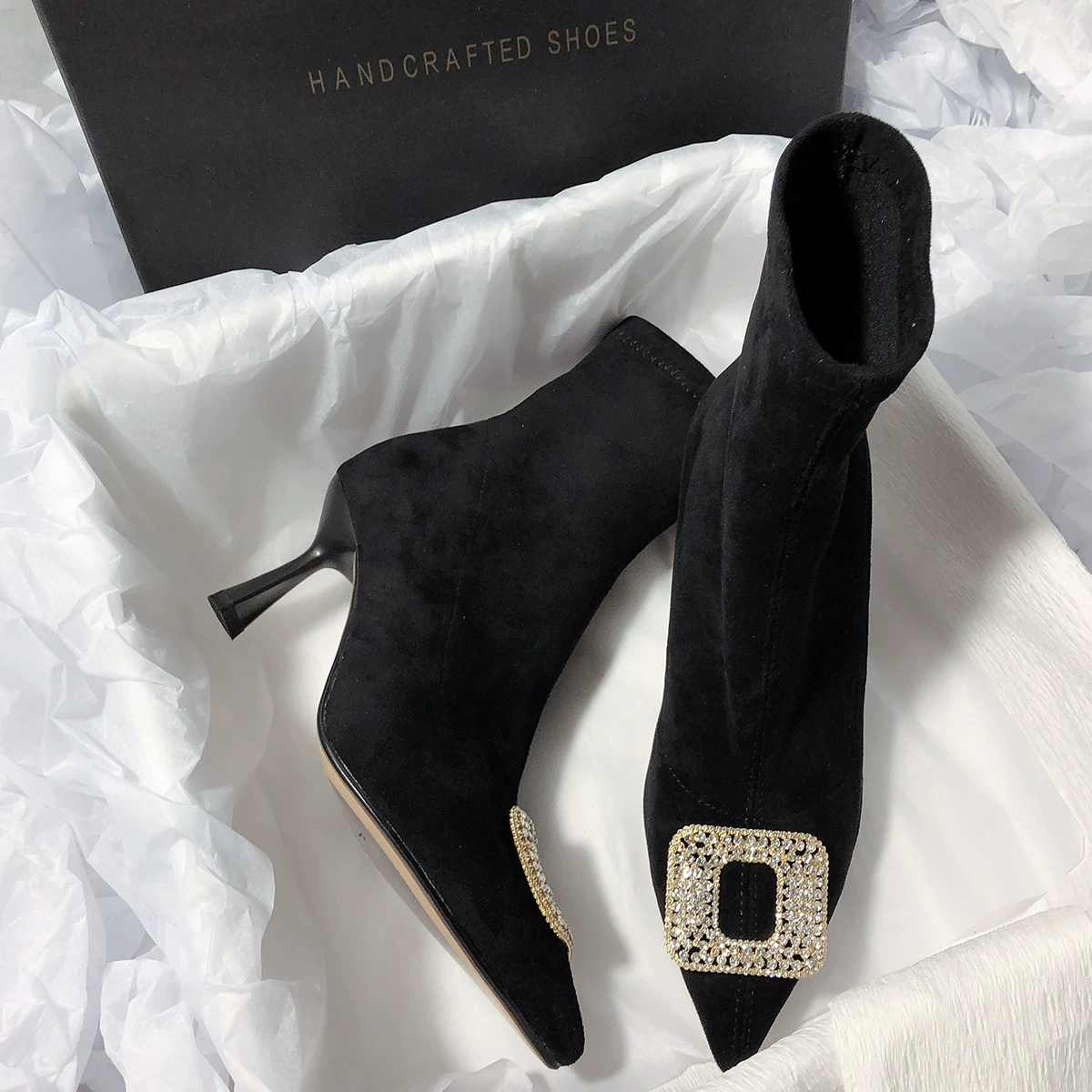 Малый размер 32-34 темперамент 2024 новая корейская версия тонкого тонкого тонкого высокого каблука эластичные заостренные черные большие размеры 43 короткие сапоги для женщин