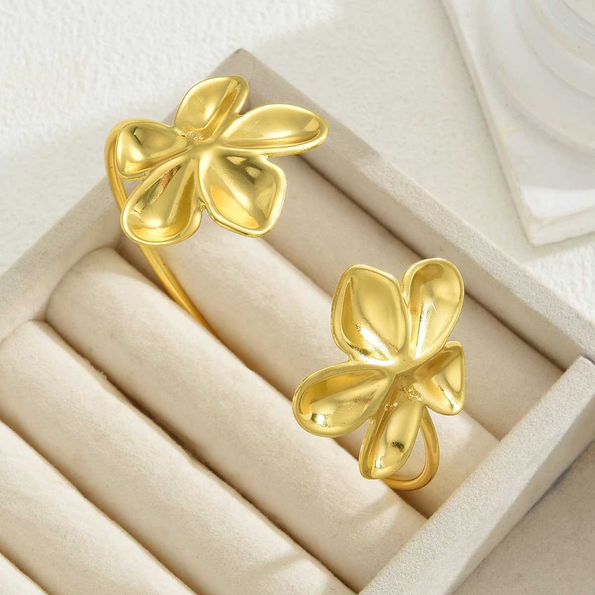 Europa y los Estados Unidos transfronterizos nueva moda alta sensación ajustable pulsera retrógrada personalidad joyas de flores accesorios pulsera lujosa ligera