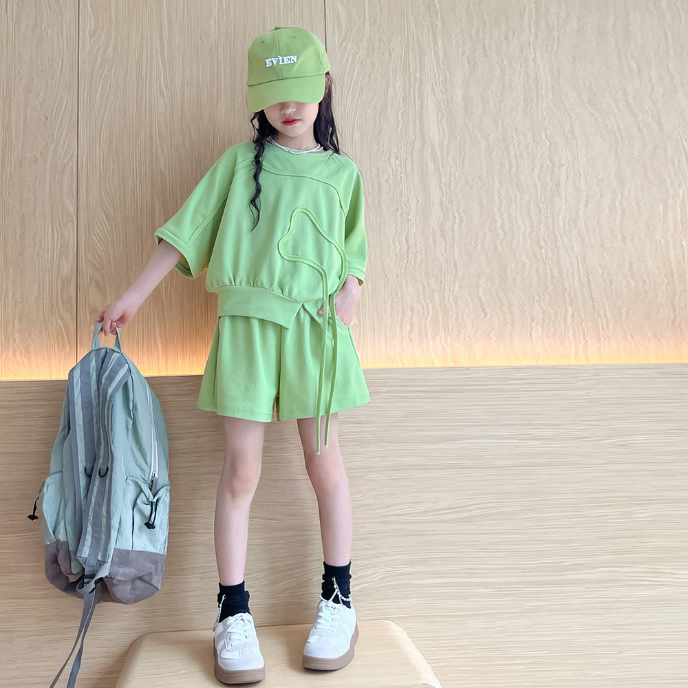 Traje para niñas 2024 nuevo estilo verano estilo occidental moda para niños pantalones cortos de manga corta traje de dos piezas de verano casual para niños grandes