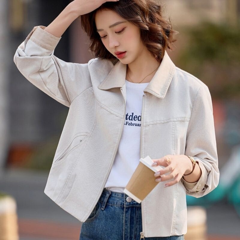 Casual style short denim jacket with a turn-down collar for women, 2026 spring and autumn new model, versatile and age-reducing jacket for petite women
