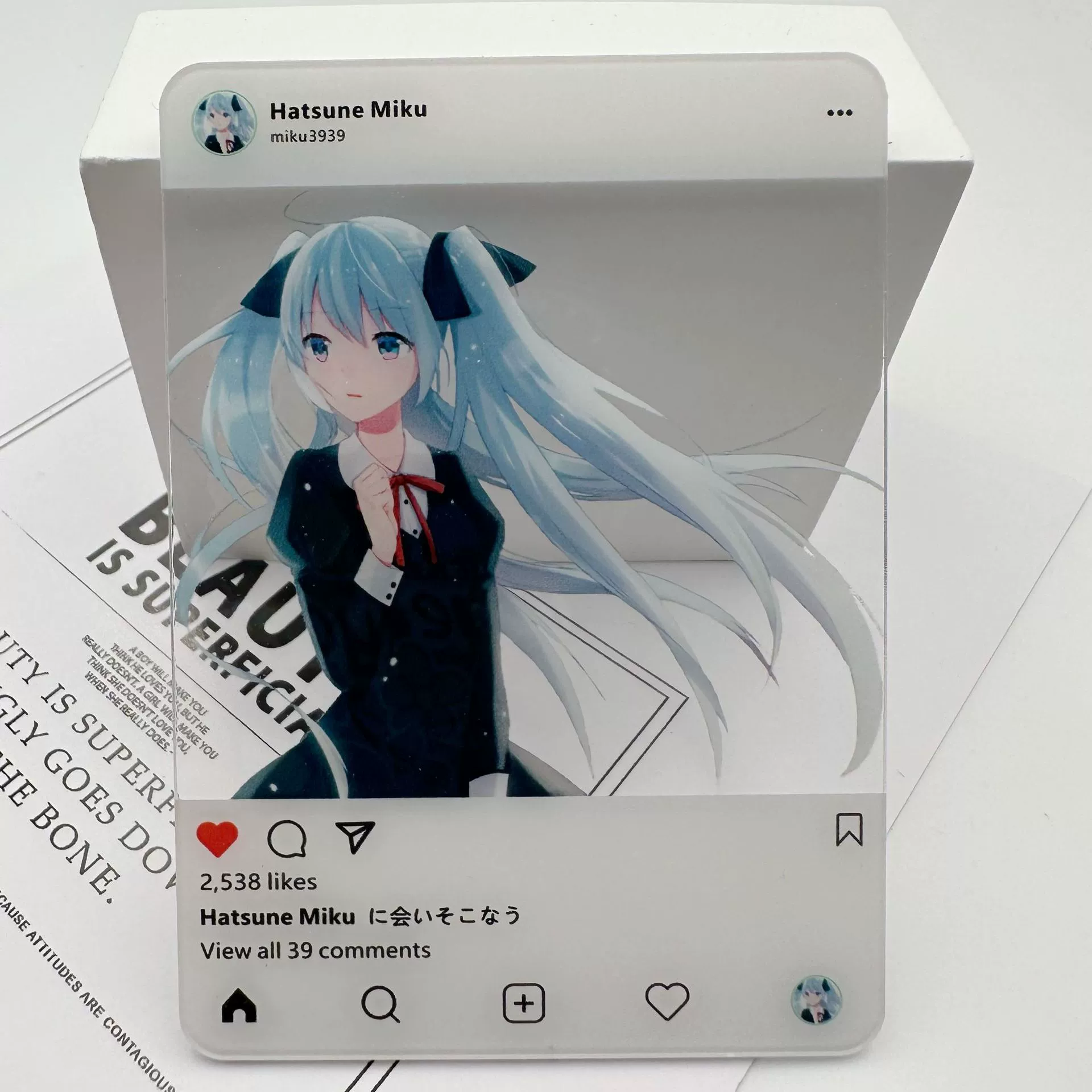 Акриловая фотокарточка (Xiaohongshu) Hatsune Miku, размеры 8,5×5,5–8,9×6,35 см, коллекционные дизайны